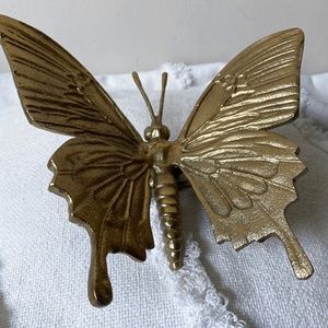 GOLD BUTTERFLY HOME ACCENT